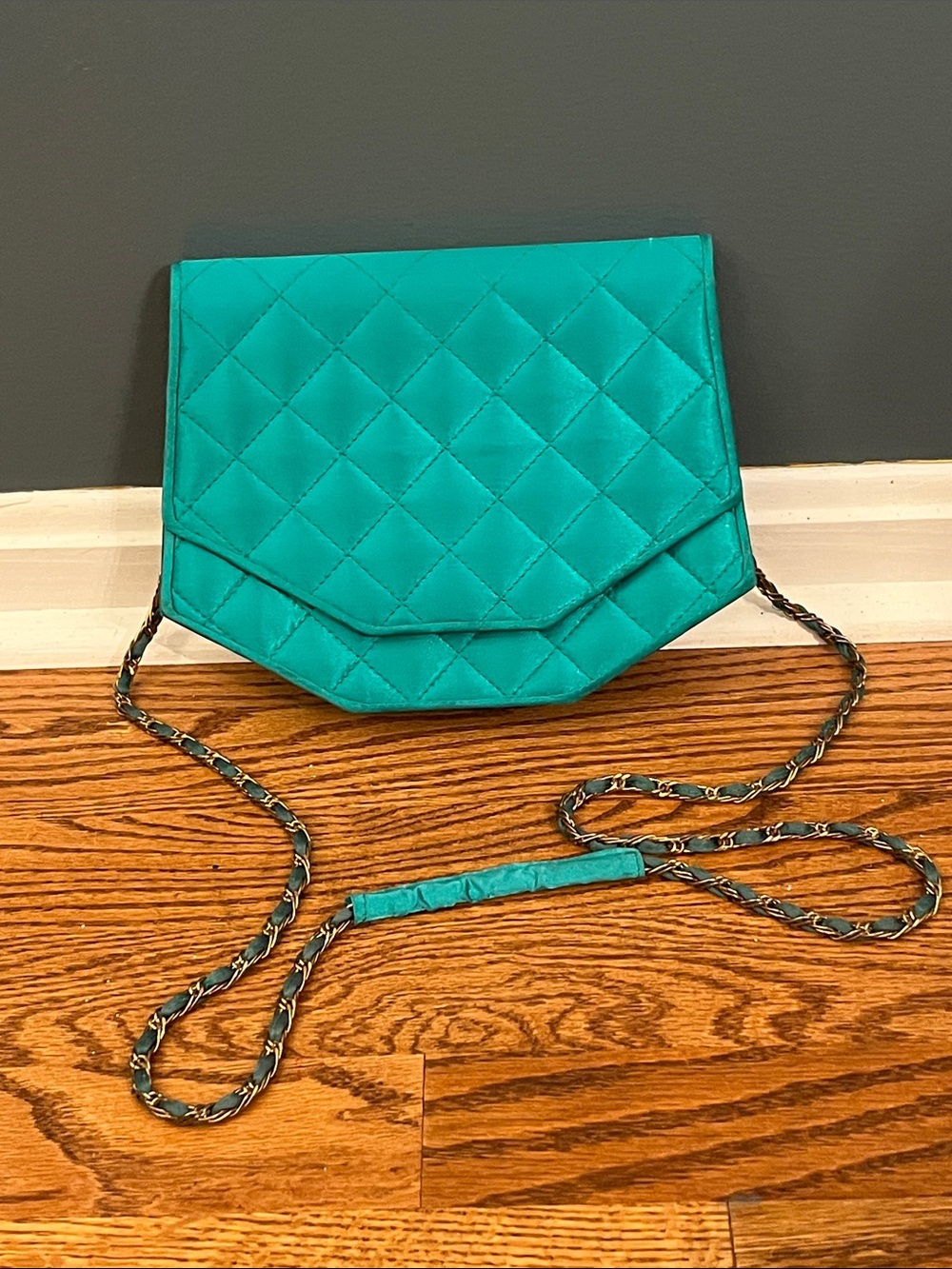 Carla Marchi Elegant Teal/Gold Chain Evening Handbag